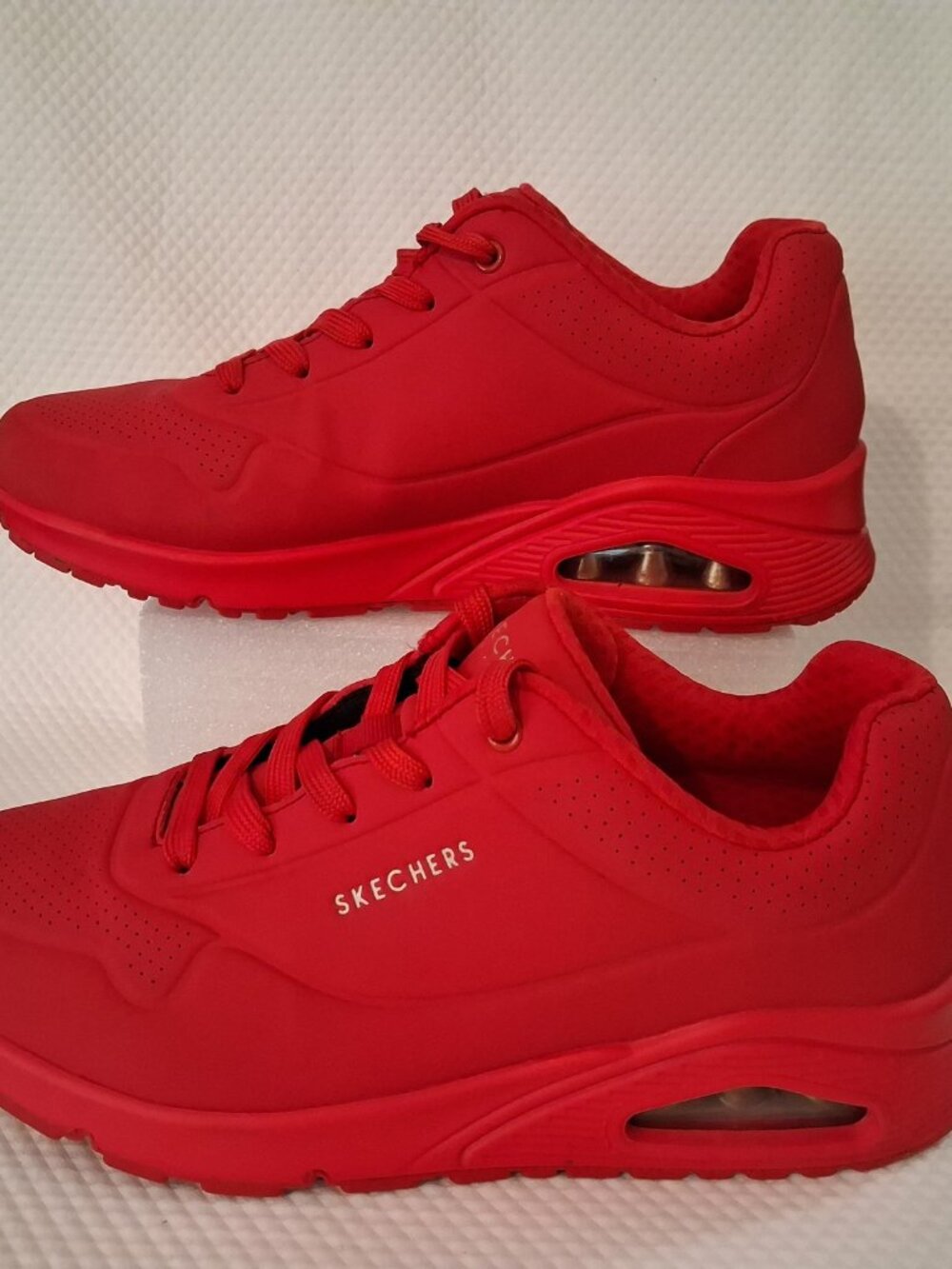SKECHERS UNO SHOES Womens Size 9 Red Memory Foam Athletic Sneakers SN 73690